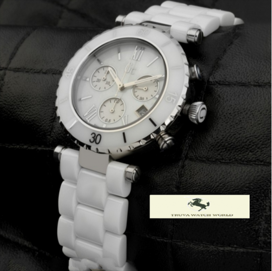HK1258 GUESS COLLECTİON GÜMÜŞ BAYAN SAATİ